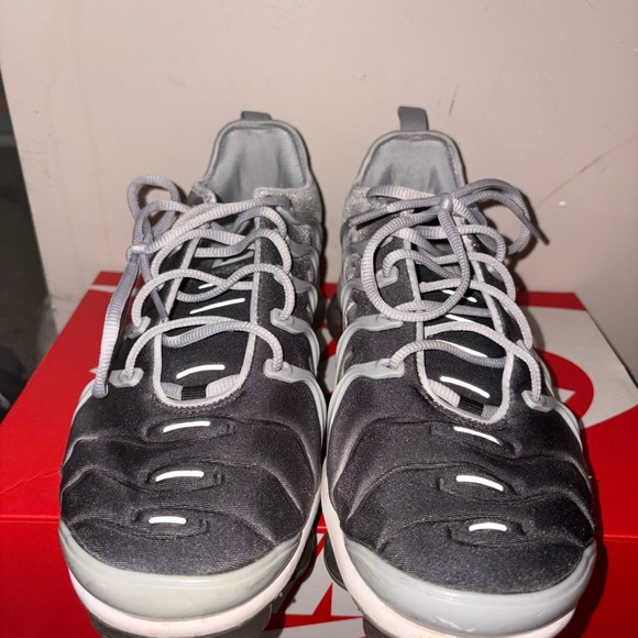 Nike Cool Gray VaporMax Plus Sneakers - Picture 4 of 5